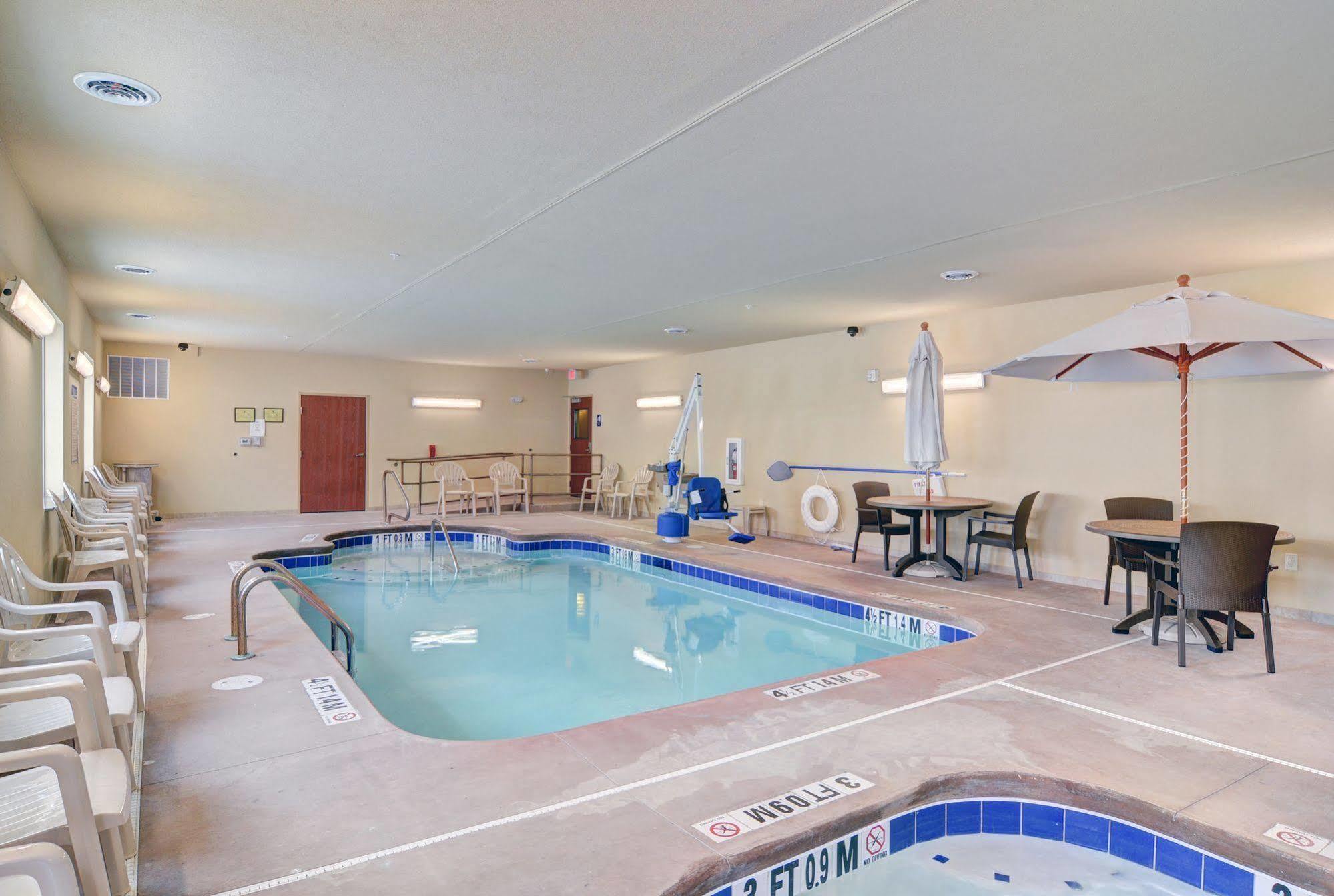 Cobblestone Hotel&Suites - Punxsutawney Eksteriør billede